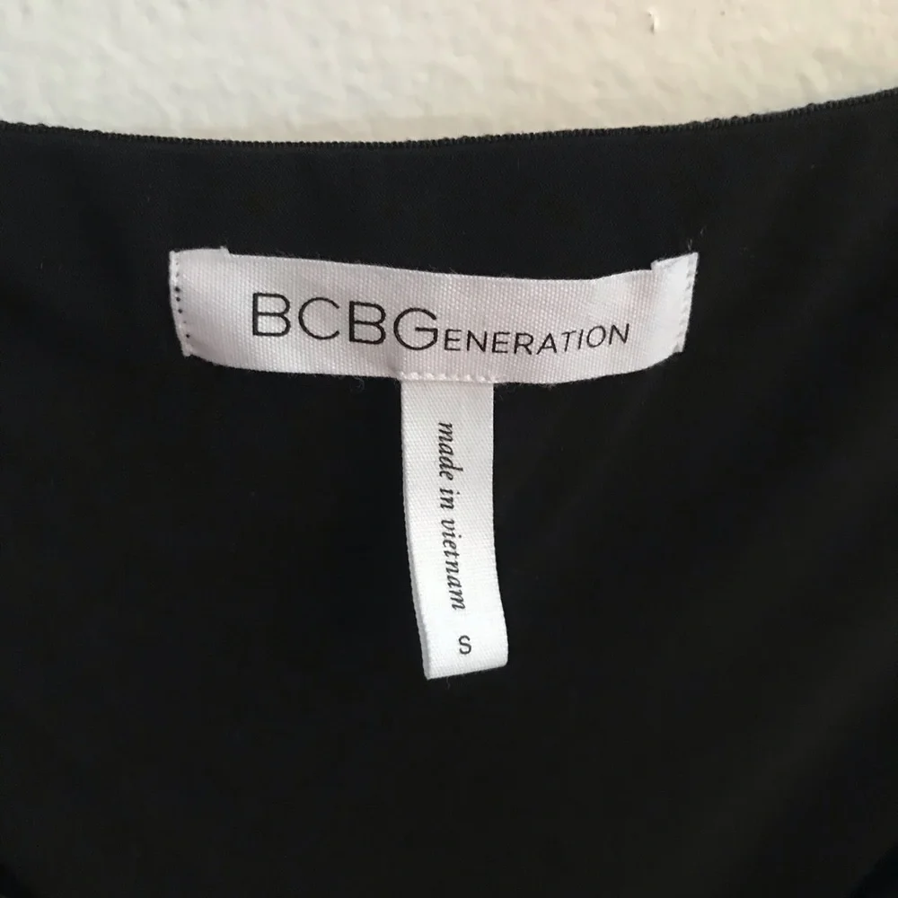 NWT bcbgeneration off the shoulder dress - Picture 3 of 8